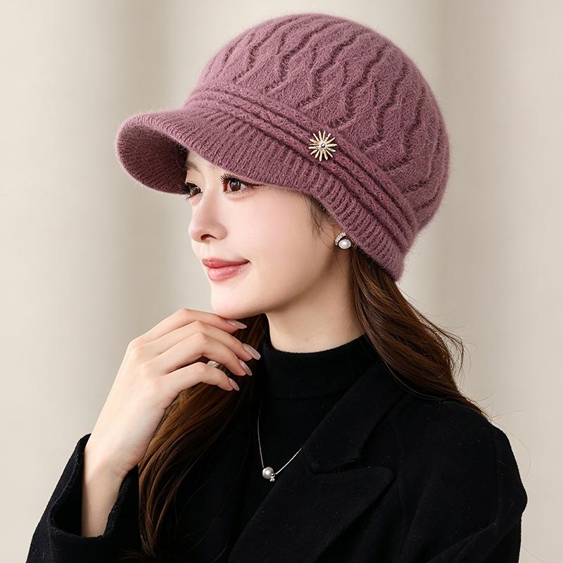 Winter middle-aged and elderly knitted hats, women's autumn and winter velvet warm mother grandma old man hat cold ear protection hat