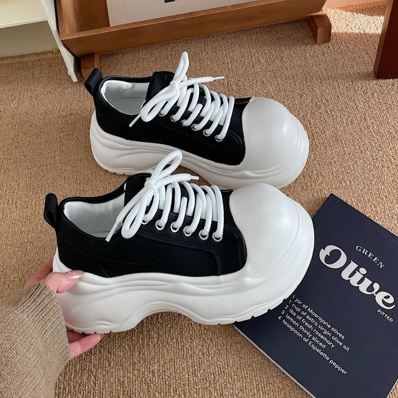 Retro und vielseitige Damenschuhe mit runder Zehenpartie und dicker Sohle, 2025 neue leichte Freizeitschuhe für Frühling und Herbst mit Absatz