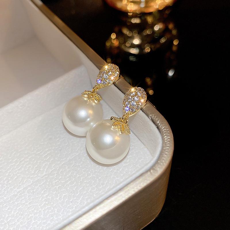 Silver Needle Luxury Zircon Flower & Butterfly Pearl Earrings - High-End French Retro Autumn/Winter Style