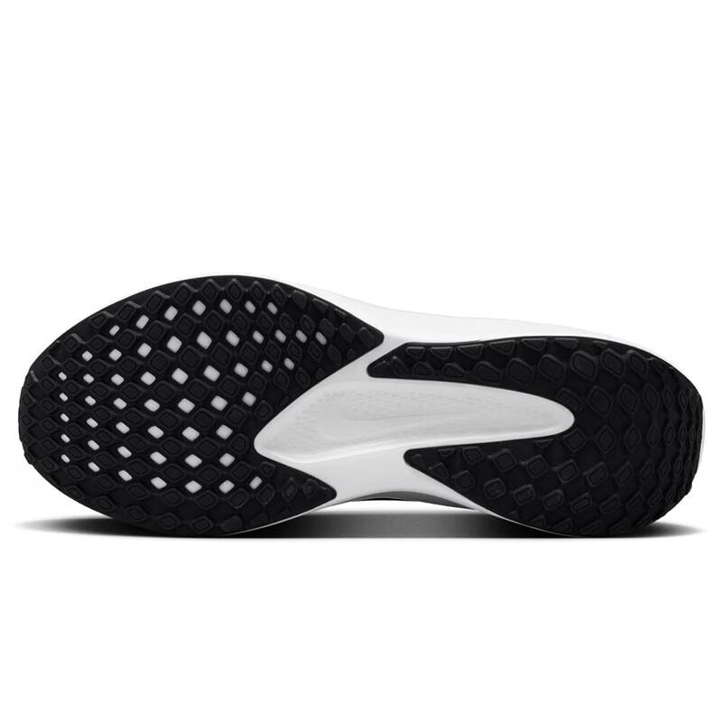 Nike Men's Quest 6 Running Shoes