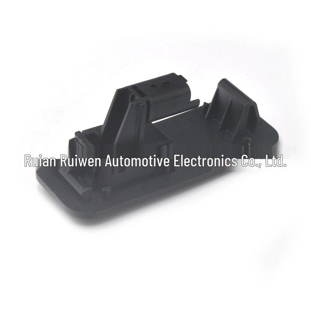 906061562R fits Renault vehicles, suitable for trunk control switch and tailgate switch replacement.