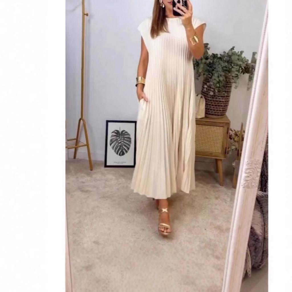 New Vacation Style Fashion Round Neck Sleeveless Pleated Long Women's Dress
