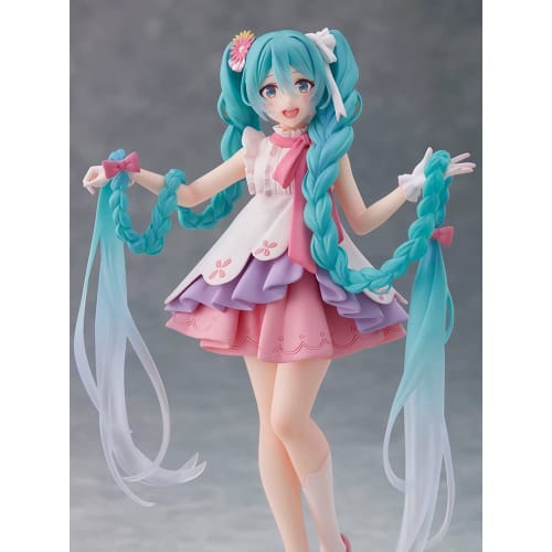 Hatsune Miku Wonderland Figure Rapunzel