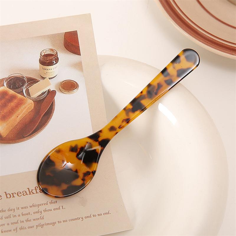 Vintage Korean Style Acrylic Cake Spoons Knife Reusable Dessert Spoon for Coffee Ice Cream Cake Decoration Gift Kitchen Prop
