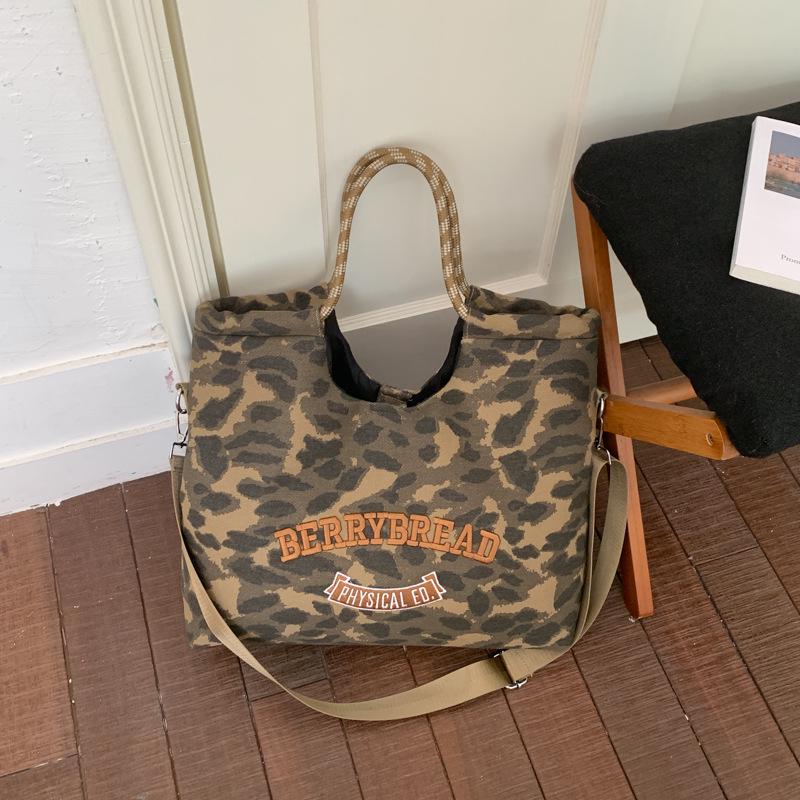 

Large Capacity Camouflage Canvas Crossbody Bag - 2026 New Fashion Military Green Versatile Student Tote for Women камуфляжный