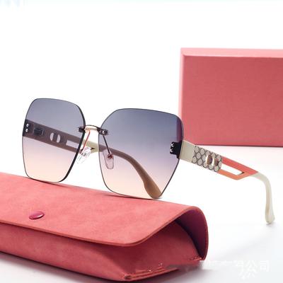 New Khaki Print Frameless Cut Edge Large Frame Fashion Sunglasses for Women Gradient Polygonal Sunglasses DS-8170