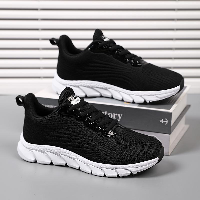 Spring and summer new fly-woven breathable running shoes casual sports shoes