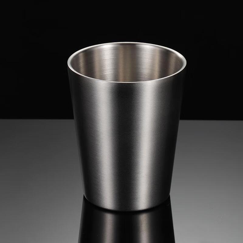 

ZISIZ 300ml Insulated Frosted Beer Glasses Set