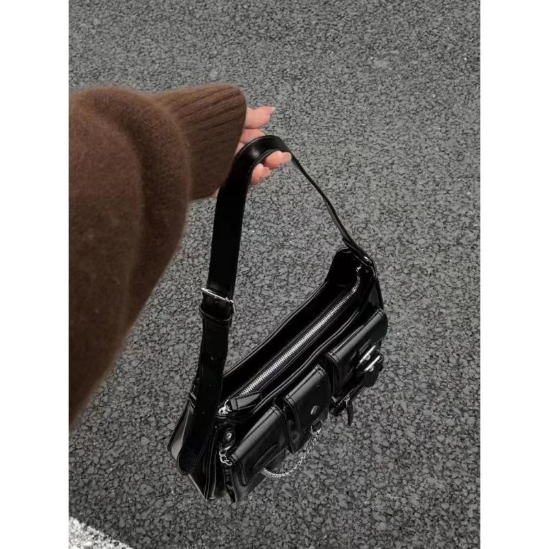 Niche Vintage Hong Kong-Style Patent Leather Motorcycle Shoulder Bag for Millennial Hot Girls