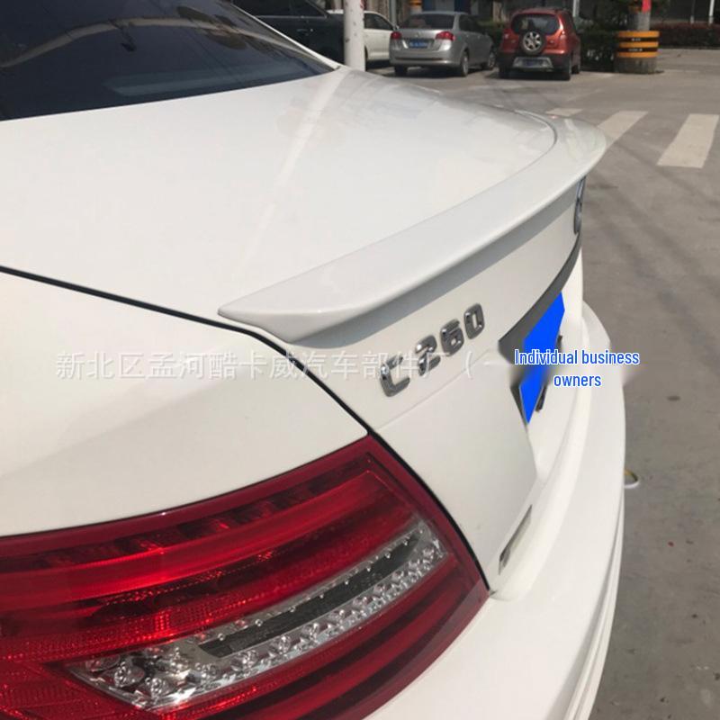 07-13 Mercedes-Benz Třída C W204 Lesklý Černý Karbonový Zadní Spoiler, Bez Vrtání Styl R