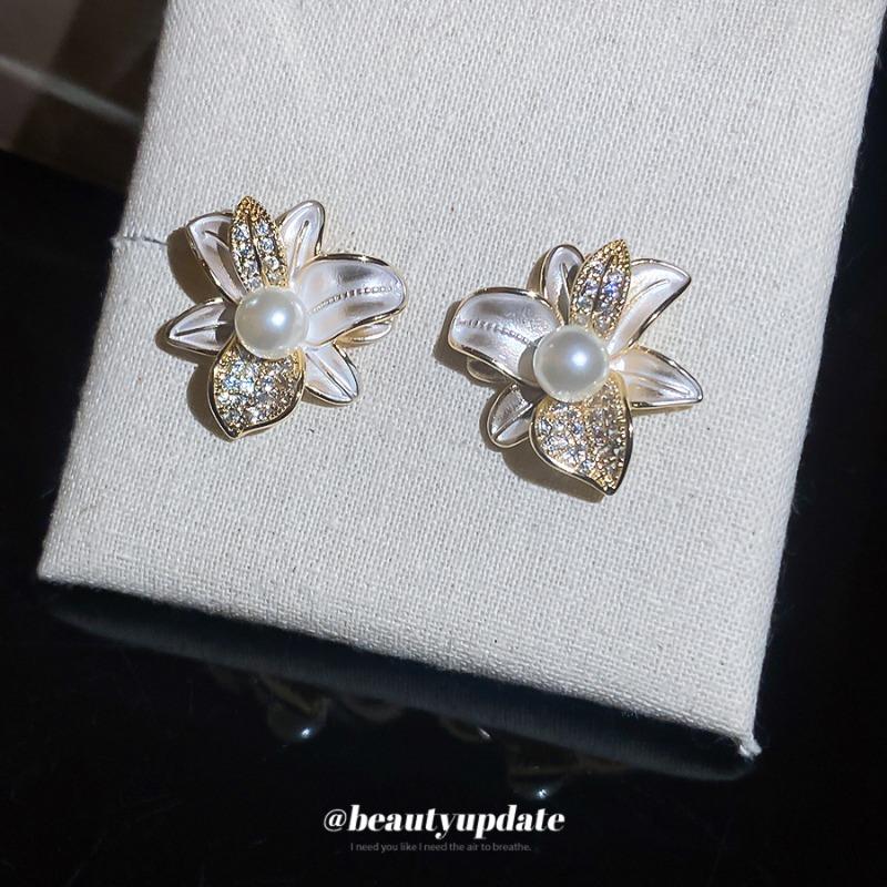 Japan and Korea series~ Silver needle super flash zircon dripping oil flower stud earrings exquisite versatile earrings sweet commuter earrings women