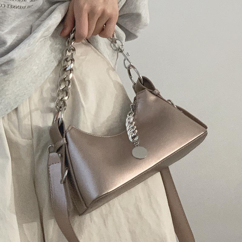 

French niche premium chain bag women s 2025 new women s small square bag trendy one-shoulder messenger bag one piece delivery шампанского