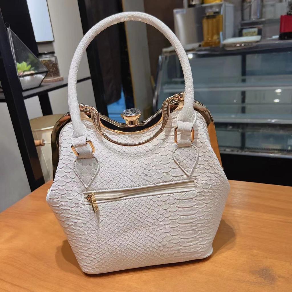 Luxury Fashion Diamonds Leather Women's Bag Small Crossbody Bucket Bag 2023 New Ladies Handbag Niche Party Evening Shoulder Bags