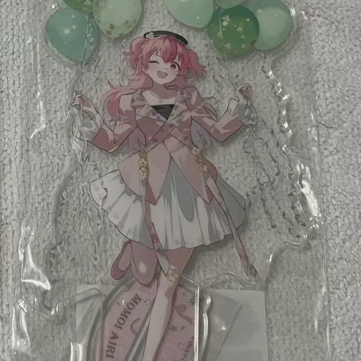 

Pseka Momoi Airi 4th Anniversary Acrylic Stand