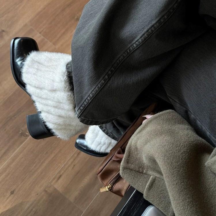 Thick heel square head gentle fluffy shoes female winter new French style with skirt fairy temperament velvet warm cotton shoes