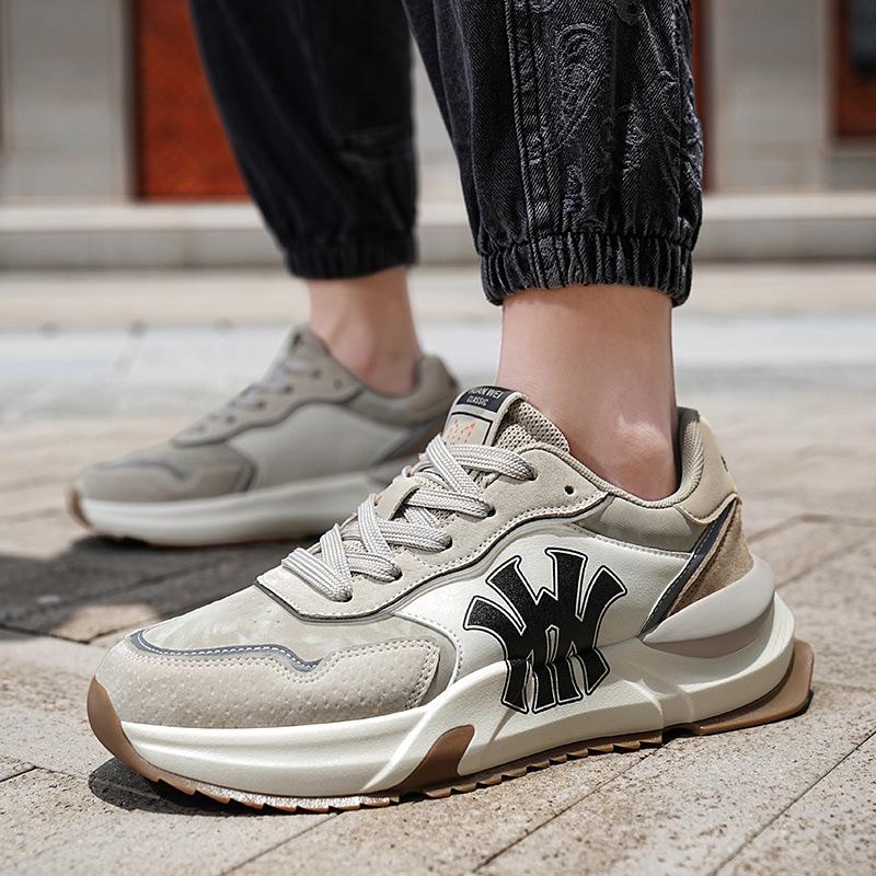 Casual shoes men's lightweight and versatile travel shoes four seasons dad shoes retro low-top sports shoes Guochao non-slip running shoes