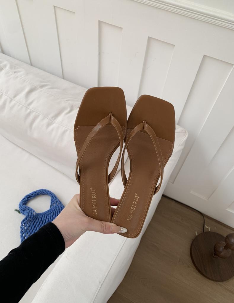 Zehensandalen Damen Sommerbekleidung 2025 neu Zehen quadratisch Kitten und französische Internet-Berühmtheit mittelhohe Sandalen halbe Sohle