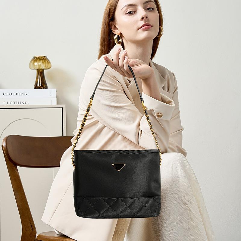 Rhombus Chain Small Square Bag, High-end New Shoulder Bag, Large-capacity Oxford Cloth Women's Commuting Versatile Messenger Bag