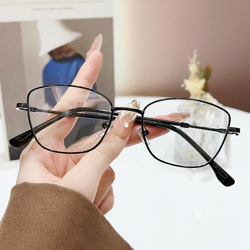Retro Cat Eye Metal Frame Anti-Blue Light Myopia Glasses Ultra-Lightweight High-Definition Eyewear Unisex Diopter 0 To -4.0