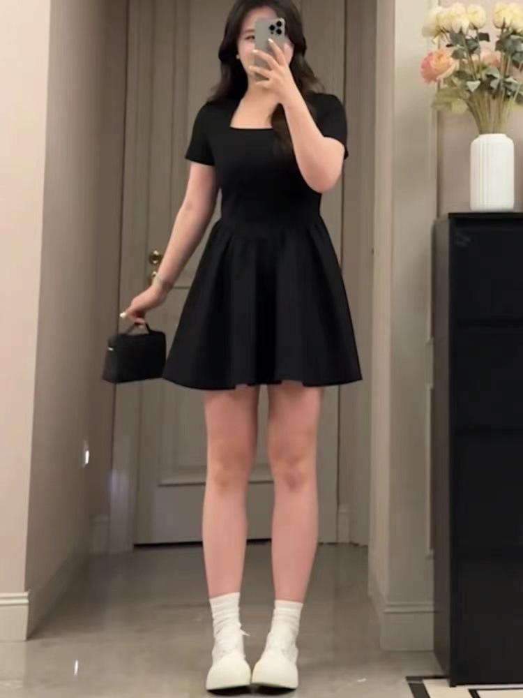 

Fishbone pinched waist small black dress women small short long sleeves short skirt Spice girl high-end dress autumn and winter XXL