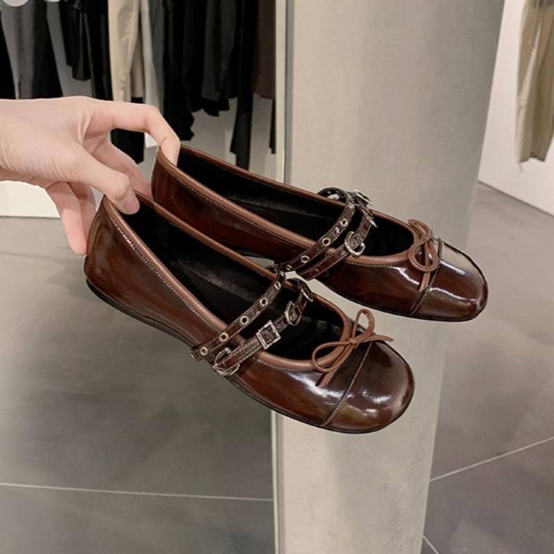 Fashion Women's Fashion Flat Shoes Autumn New Round Head Shallow Mouth Butterfly Knot Rivet Soft Sole Non-slip Single Shoes