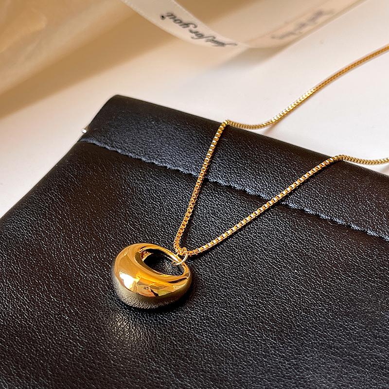 Golden Color Chain Circle Pendant Autumn/Winter Long Sweater Chain for Women’s Non Fading Necklace Trendy Jewelry Accessories