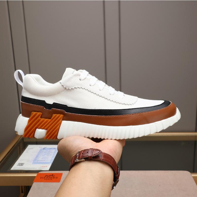 New Fashionable Sports and Leisure Shoes with Low Cut Breathable Comfortable and Lace Up Design for European Stations Trendy Board Shoes for Men