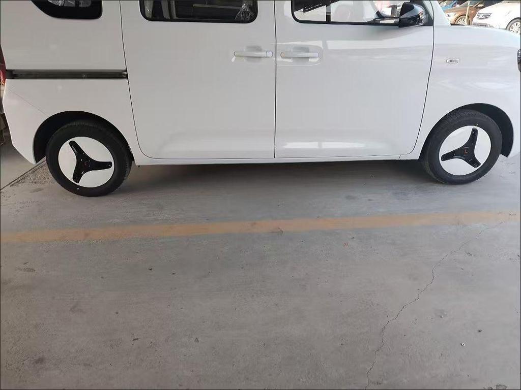 13-Inch Wheel Cover for Wuling Zhiguang EV: Steel Protective Cap for New Energy Vehicles