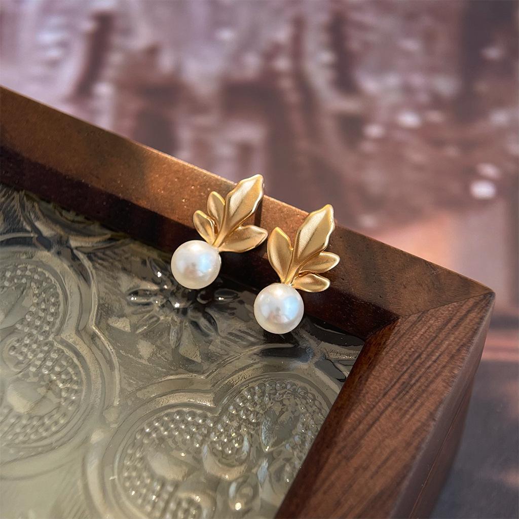 

Light Matte Gold Geometric Stud Earrings Collection French Vintage Court Style Stud Earrings