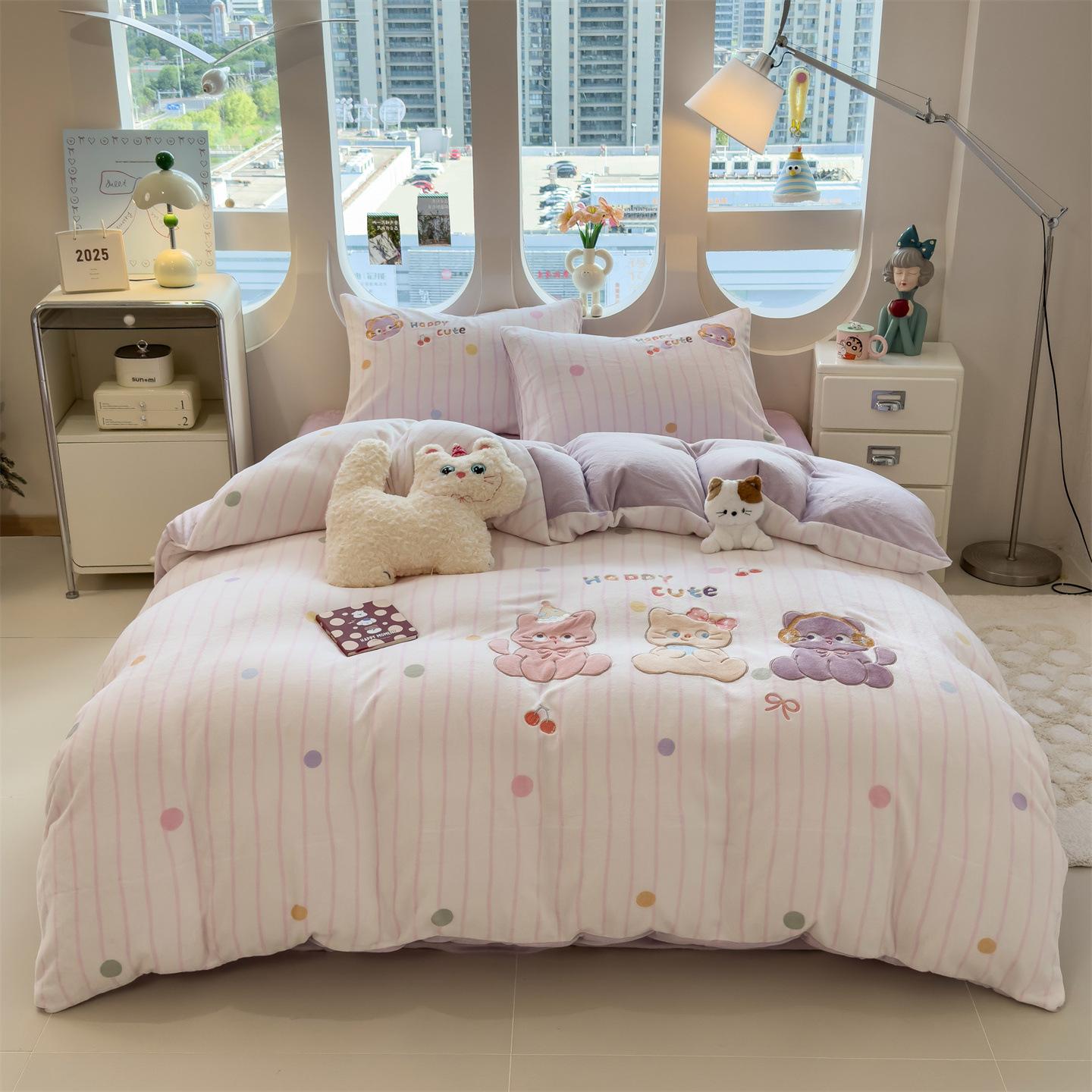 

Cartoon Thickened Milk Fleece Four-Piece Set, Maternal And Infant Grade Double-Sided Fleece Thermal Sticker Embroidered Bedding 1.2m sheet 3pc: quilt cover 150 * 200cm