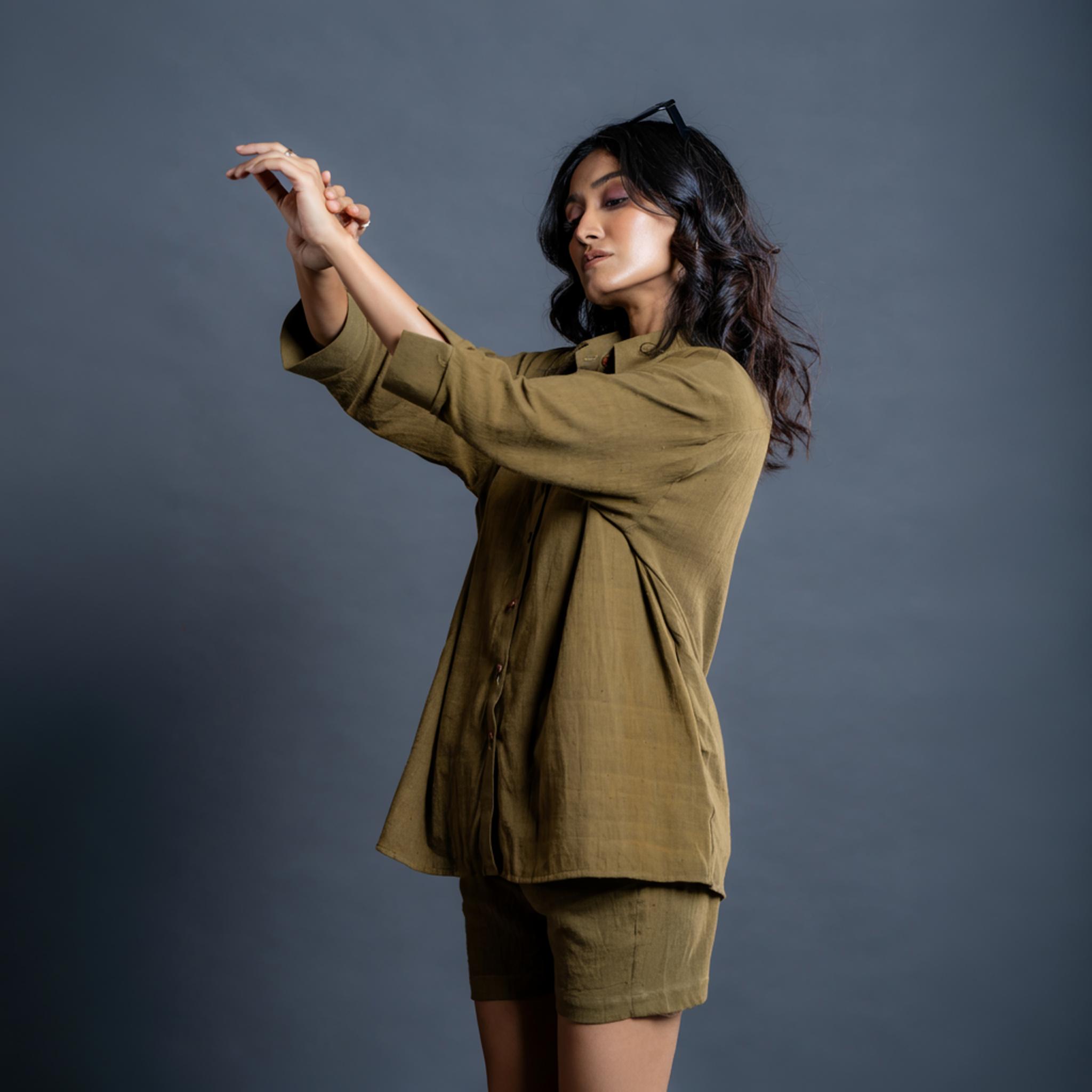 Saima olive Handwoven kala cotton oversized shirt S оливковое зеленый