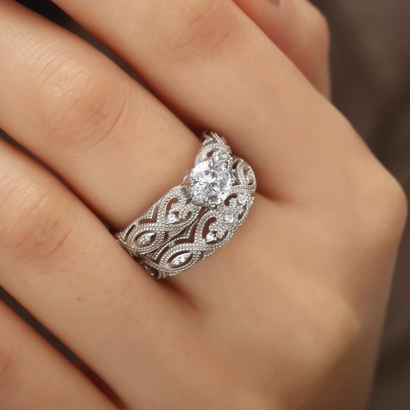 Elegant 2-in-1 Womens White Retro Engagement Wedding Band Heart Rings Set For Brides