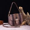 Borsa a tracolla portatile per ascelle Baguette da donna Modello coccodrillo Brahmin