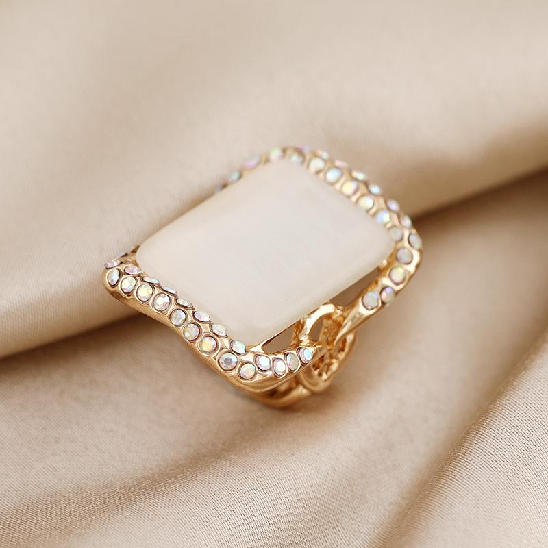 2025 Retro Design Exaggerated Butterfly Ring with Multiple Diamond Inlays