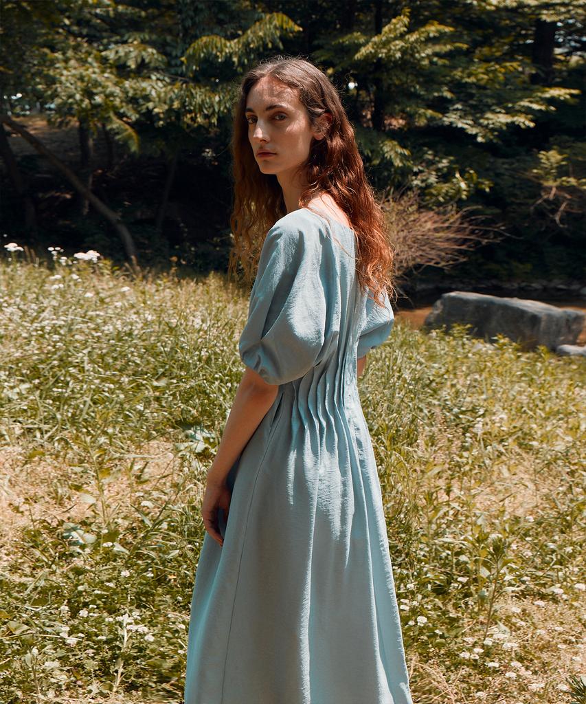 Rie Pintuck Detailed Puff Sleeved Midi Dress Ice Berg