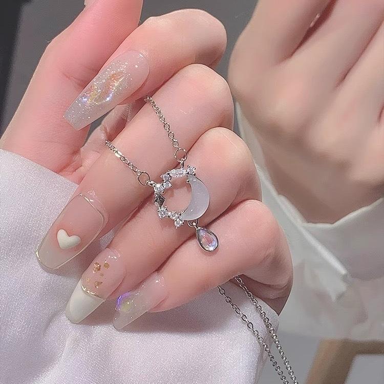 Colier White Moonlight pentru Femei Ins Lumină Lux Nișă Senzualitate High-end Lanț Claviculă Modă Cadou pentru Prietenă