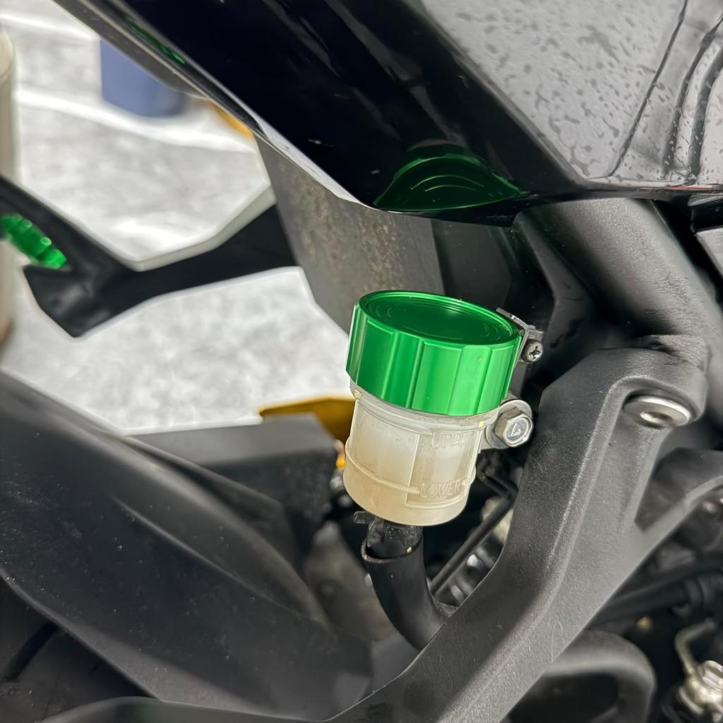 AUSHOOL Motorcycle Master Cylinder Cap and Reservoir Tank Cover for Honda CBR1000RR Rear Brake and Clutch (08-20) (04-07) (Green)