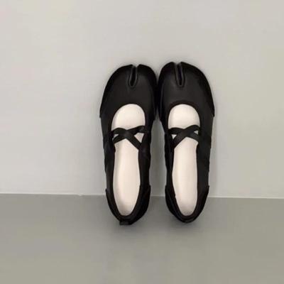 Ballerines Noires Argentées Rouges Baskets Femme Bout Fendu Ballerine Tabi Chaussures de Marche Femme Mary Jane Chaussures Eté