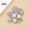 Rhinestone Leaf Brooch Faux Pearl Brooch, Alloy Hollow Leaves Lapel Accessory Pin, Sweater Cardigan Coat Suit Clothing Jewelry Accessories Pin