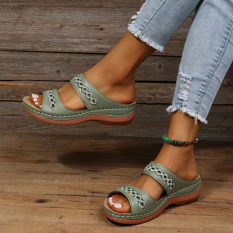 

New foreign trade printing and embroidery 2025 retro car non-slip foreign trade one-word slope heel round head women s cool slippers 43 зелёный