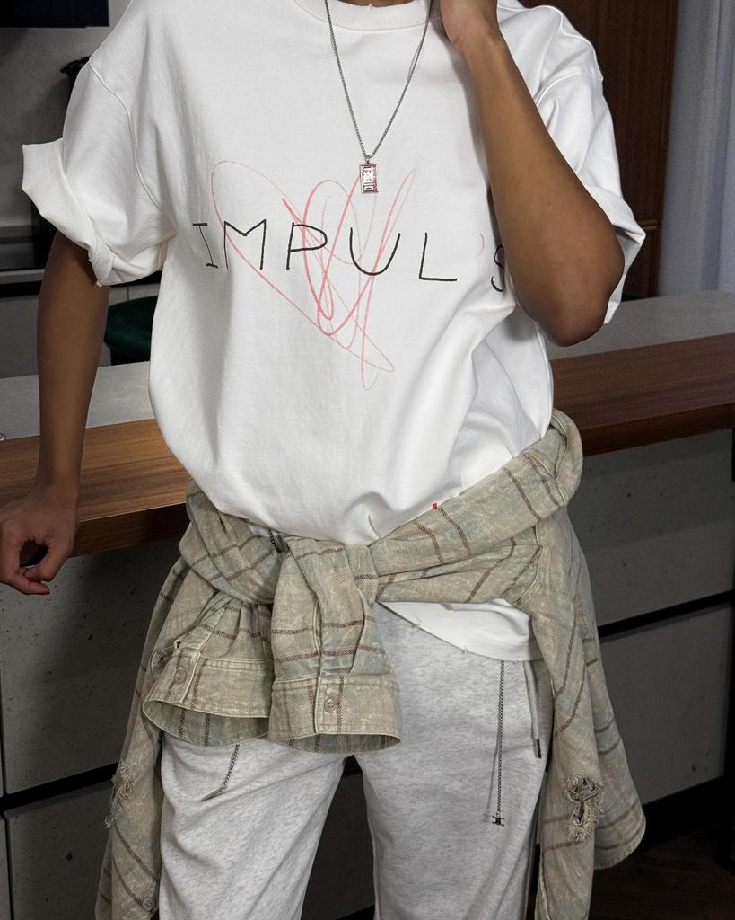 Women's American Letter Print Crew Neck Short Sleeve T-Shirt - Trendy, Loose, Casual, Versatile Top.