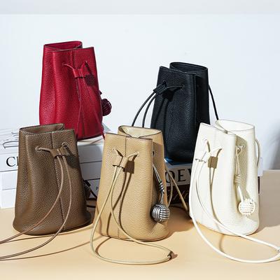 Retro First-layer Cowhide High-end Drawstring Bucket Bag, Simple One-shoulder Crossbody Mini Small Bag, Women's Mobile Phone Bag