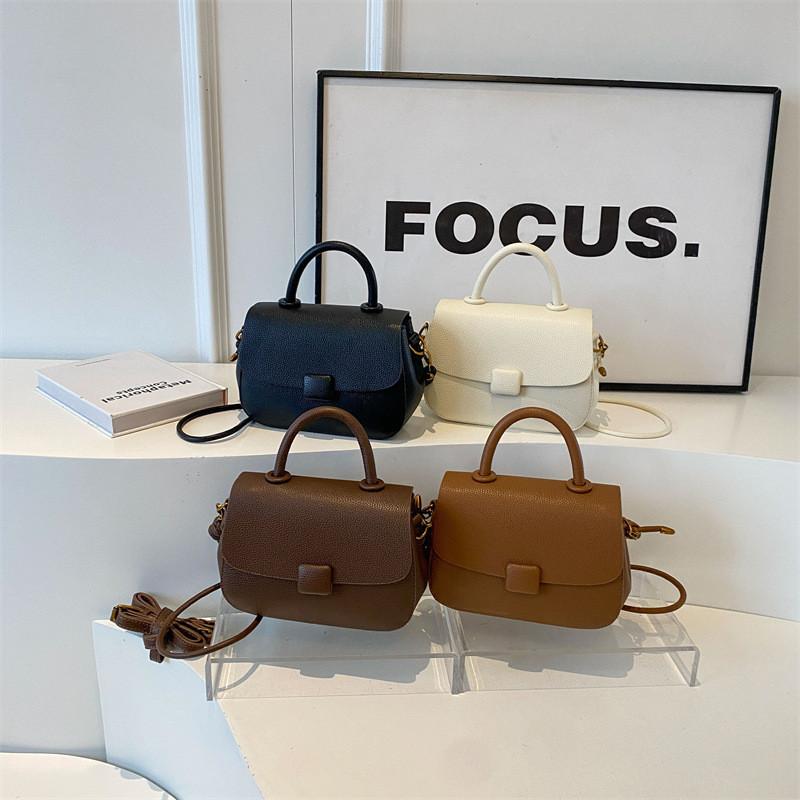 Urban Minimalist Style 2023 Winter Lady Bag Crossbody Bag Retro Small Square Handbag