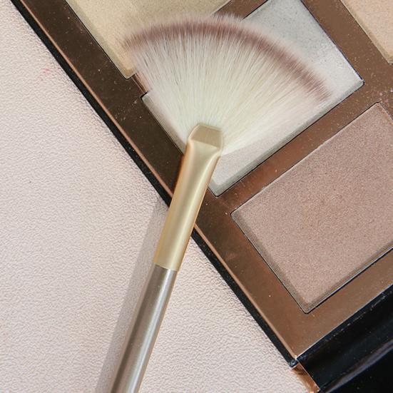 Yousheng 1/2/3/4/5Pcs Facial Fan Brush with Wooden Handle Women Makeup Brush Soft Fluffy Bristles Esthetician Facial Mud Clay Applicator Brush Tools