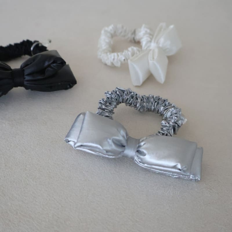 APIOH Balloon Ribbon Scrunchy