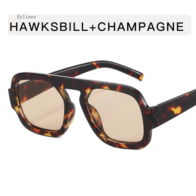 

Retro Rivets Square Sunglasses Women Fashion Brand Designer Gradient Shades UV400 Men Trending Steam Punk Sun Glasses for Men