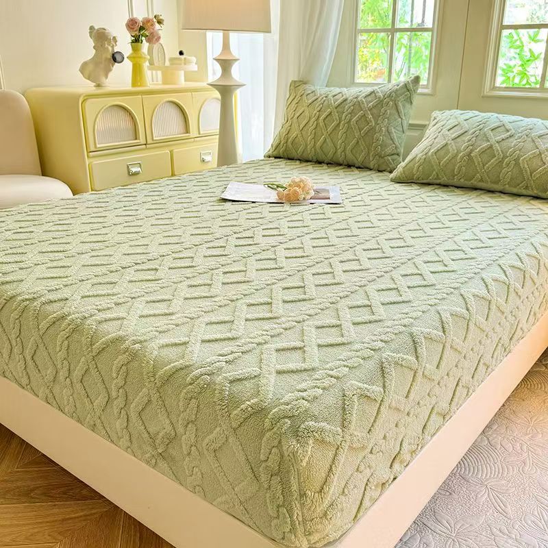 Prošívaný potah na matraci Zimní hřejivý potah na postel Taffetový sametový fleece Ložní prádlo Plyšový Zesílený Napínací prostěradlo Queen King Size Dekor