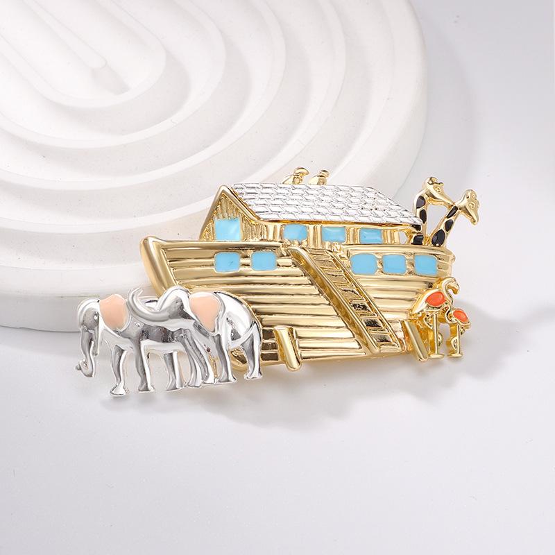 Новый Слоненок Животное Сидящий Капитан Жираф Милый Талисман Краска Аксессуары Брошь 3.4*6.3CM