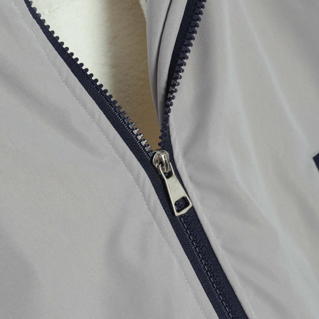 Modische rote Baseballjacke für Kinder mit warmem Fleecefutter