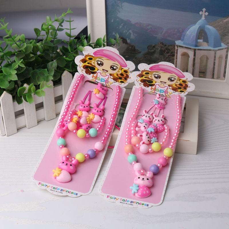 Set de joyería de dibujos animados para niñas - collar de princesa de perlas, anillo, pinza para el pelo y goma para el pelo, set de 5 piezas